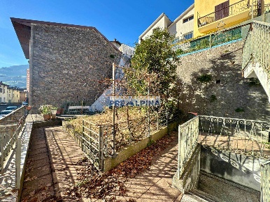 Foto Villa bifamiliare in Via A. Manzoni 72, Gazzaniga Centro di 274 m²