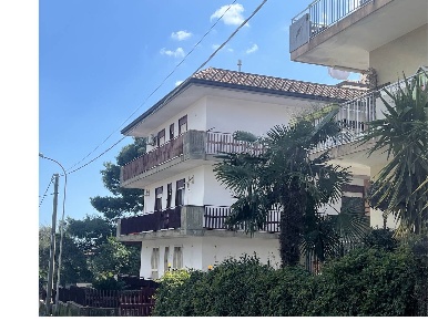 Foto Appartamento in Via C. Barbagallo  120, Aci Sant'Antonio di 103 m²