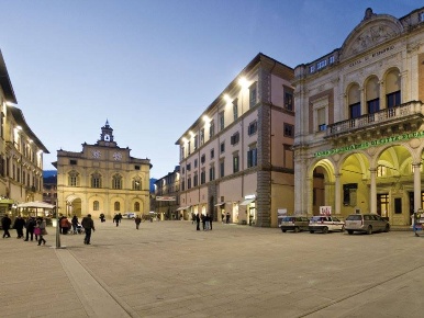 Foto Negozio a Città di Castello Centro di 100 m² in affitto