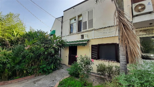 Foto Appartamento a Cefalù Centro di 66 m² con 4 locali in vendita