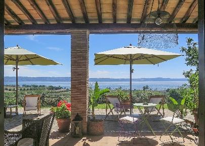 Foto Rustico a Gradoli di 800 m² con 13 locali in vendita