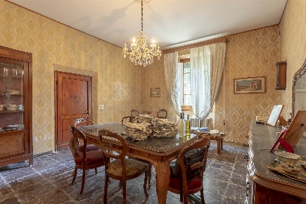Foto Casa indipendente in via XXV APRILE, Campi Bisenzio Centro di 283 m²