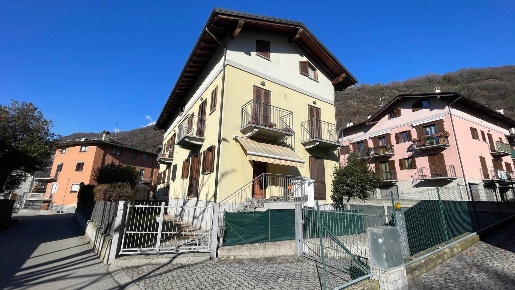 Foto Appartamento in Via Roma 2\A, Morbegno di 110 m² con 3 locali