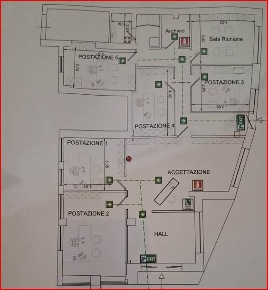 Foto Locale commerciale in semicentrale 1, Nola di 170 m² con 5 locali