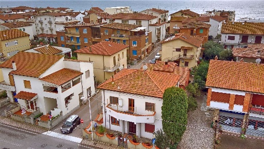 Foto Appartamento in via Capri  2, Castiglione della Pescaia di 200 m²