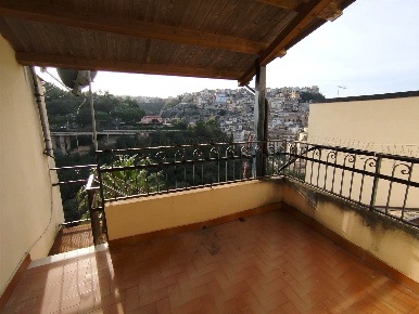 Foto Casa indipendente a Ragusa Ibla di 180 m² con 5 locali in vendita