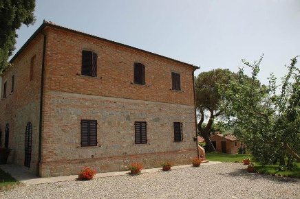Foto Agriturismo a Montepulciano Centro di 400 m² con 18 locali in vendita