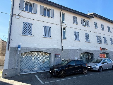 Foto Ufficio in Via Trento 9, Cogliate Centro di 70 m² con 1 locali
