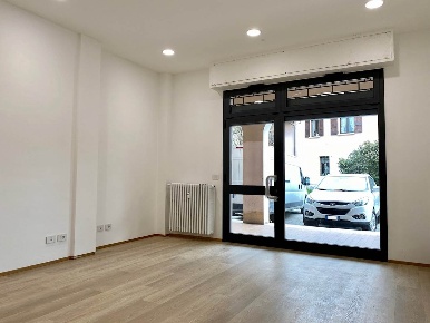 Foto Negozio a Brescia Mompiano - Costalunga di 35 m² con 1 locali