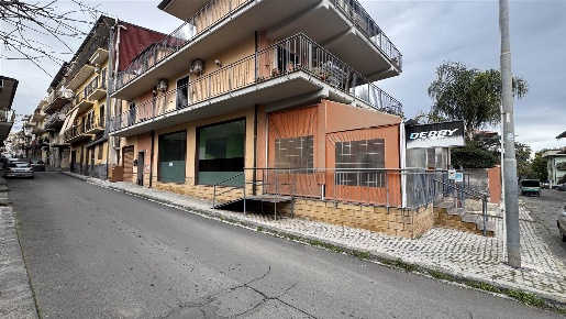 Foto Attività commerciale in via cap. caruso sn, Scordia di 114 m²