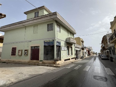 Foto Negozio in Via Miramare 11, Avola Centro di 208 m² in vendita