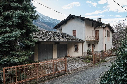 Foto Villa unifamiliare in Frazione Chandianaz 2, Chambave di 172 m²