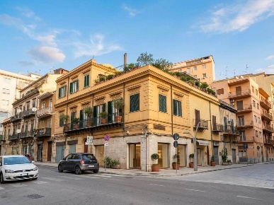 Foto Appartamento in Via Marchese di Roccaforte 24, Palermo di 150 m²