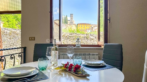 Foto Rustico a Barga Centro di 65 m² con 4 locali in vendita