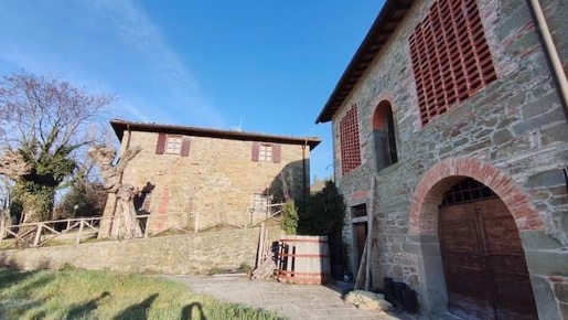 Foto Appartamento a Reggello Centro di 420 m² con 15 locali in vendita