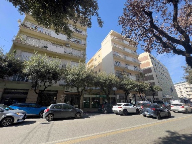Foto Appartamento in via Misasi  163, Cosenza Centro di 162 m² con 4 locali