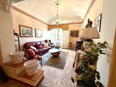 Foto Appartamento a San Vincenzo di 150 m² con 6 locali in vendita