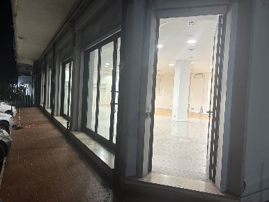 Foto Negozio in Via Nazionale Torrette  136, Mercogliano di 200 m²