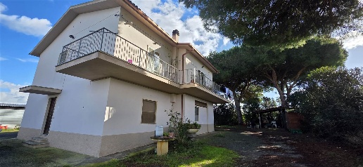 Foto Rustico a Tarquinia Spinicci di 270 m² con 7 locali in vendita
