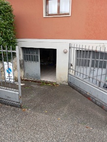 Foto Garage a Montemurlo Fornacelle di 60 m² con 1 locali in vendita