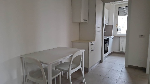 Foto Appartamento in Via Maffei, Milano Montenero di 52 m² con 2 locali