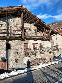 Foto Rustico in FRAZIONE ERESAZ 67, Emarèse Eresaz, Sommarèse di 100 m²