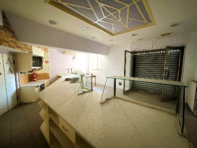 Foto Negozio in VIA PALESTRO 35, Casale Monferrato Centro di 80 m²