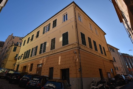 Foto Negozio a Imperia Porto Maurizio di 92 m² con 1 locali in vendita