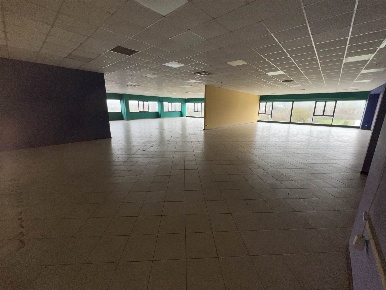 Foto Locale commerciale a Figline e Incisa Valdarno di 440 m² con 2 locali