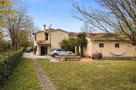 Foto Appartamento in Via Aurelia sud  73, Cecina Cecina Centro di 203 m²