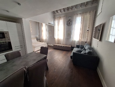 Foto Appartamento a Firenze San Marco - SS Annunziata di 100 m² in vendita