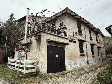 Foto Casa indipendente in Colle Valcimarra, Caldarola di 120 m² in vendita