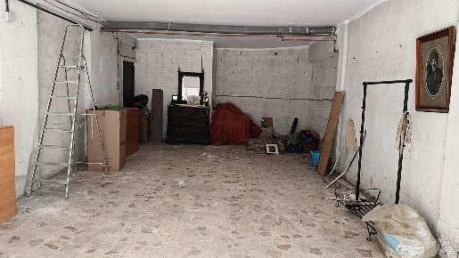 Foto Garage in via Alcide De Gasperi, Nola Centro di 50 m² con 1 locali