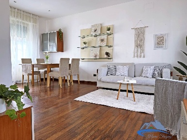 Foto Attico in via masaccio 22, Terni Centro di 105 m² con 6 locali