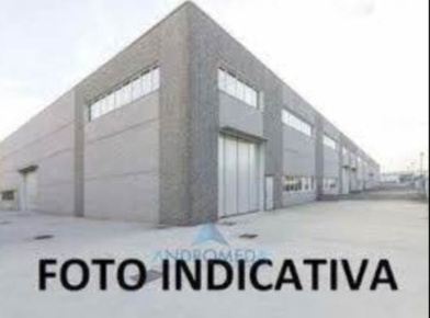 Foto Locale commerciale a Prato Zarini - Valentini di 730 m² in vendita