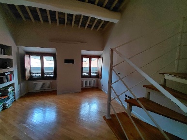 Foto Appartamento a Pistoia Centro Storico di 180 m² con 5 locali