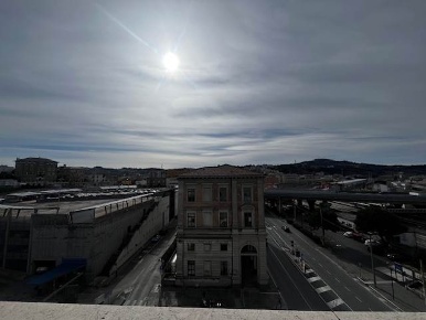 Foto Appartamento in VIA MARCONI, Ancona Archi di 150 m² con 7 locali