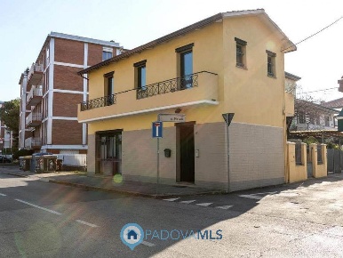 Foto Casa indipendente a Padova Santa Rita di 85 m² con 4 locali in vendita