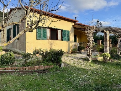 Foto Villa unifamiliare a Portoferraio Magazzini di 112 m² con 5 locali