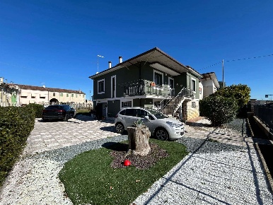 Foto Casa indipendente in VIA MADONNA  20, Lonigo Centro di 156 m²