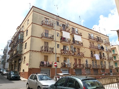 Foto Appartamento in Via Manzoni 42, Noci Centro di 60 m² con 3 locali