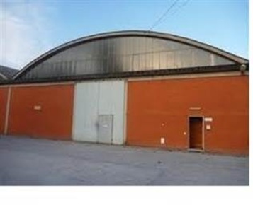 Foto Capannone industriale a Montemurlo Fornacelle di 420 m² con 3 locali