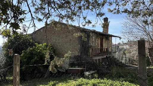 Foto Casa indipendente a Montebuono Centro di 150 m² con 7 locali