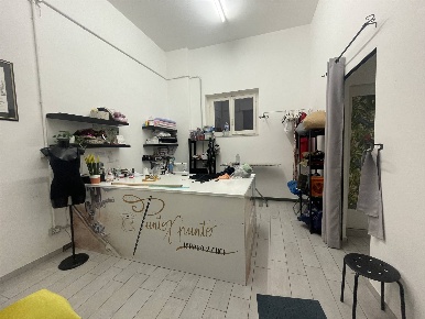 Foto Negozio in Via Orto dei Limoni, Catania Borgo di 18 m² con 1 locali