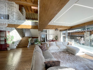 Foto Villa unifamiliare in Via Sciesa, Villasanta di 577 m² con 6 locali