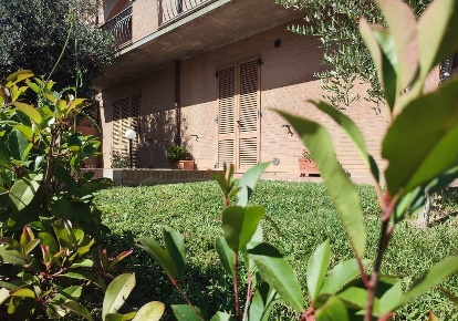 Foto Appartamento a Montalcino Torrenieri di 140 m² con 8 locali in vendita