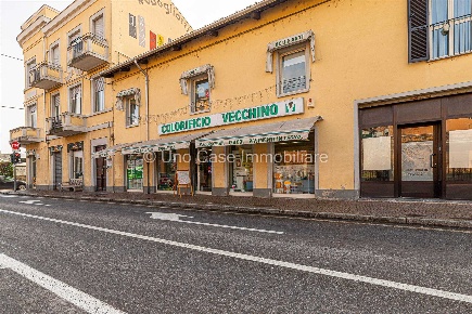 Foto Negozio in Via Jervis 5, Ivrea di 136 m² con 5 locali in vendita