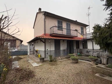 Foto Casa indipendente a Mortara Centro di 217 m² con 6 locali in vendita