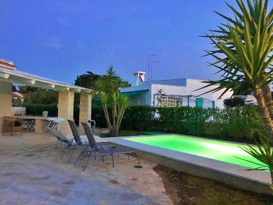 Foto Villa unifamiliare a Ostuni Ostuni Costa di 150 m² con 6 locali