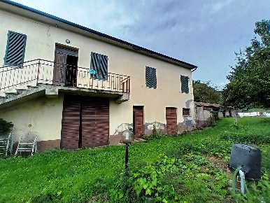 Foto Rustico a Cetona Centro di 190 m² con 8 locali in vendita